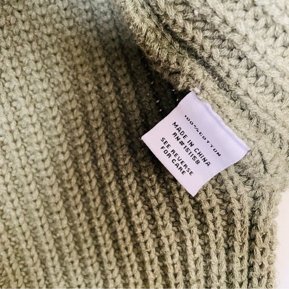 Revolve 525 America SMALL green knit turtleneck sweater - Picture 4 of 5